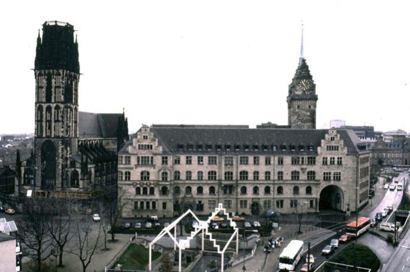 Kirche und Rathaus